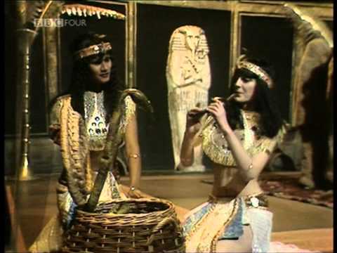 Legs & Co - Egyptian Reggae @ Top Of The Pops [1977]