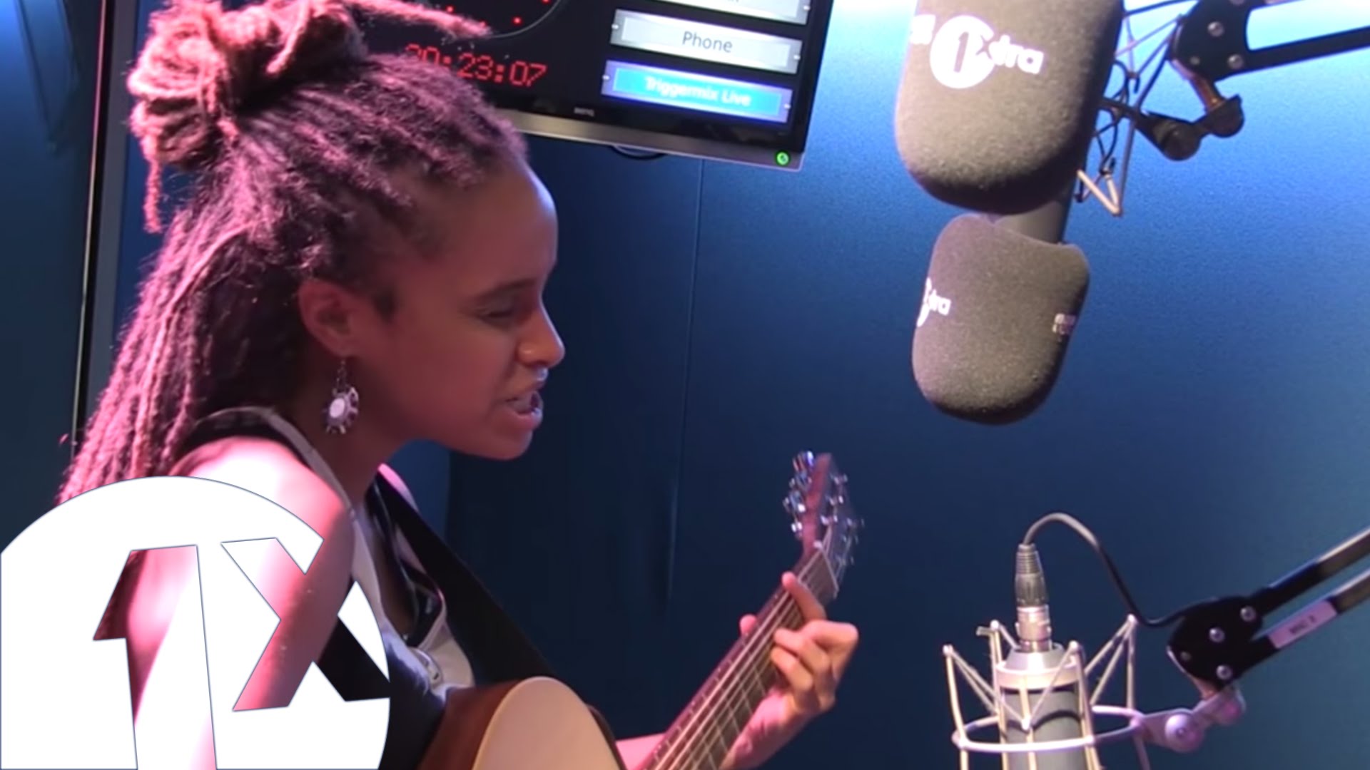 Video: Kelissa - Wake Up / Kept Best Secret @ BBC 1Xtra 7/7/2015