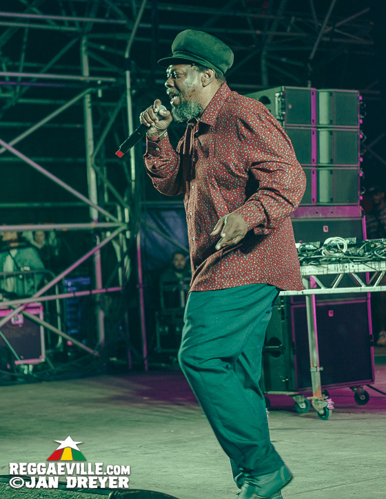 Photos: Mungo's Hi-Fi, L'Entourloop, Barrington Levy, Mr. Williamz 8/12 ...